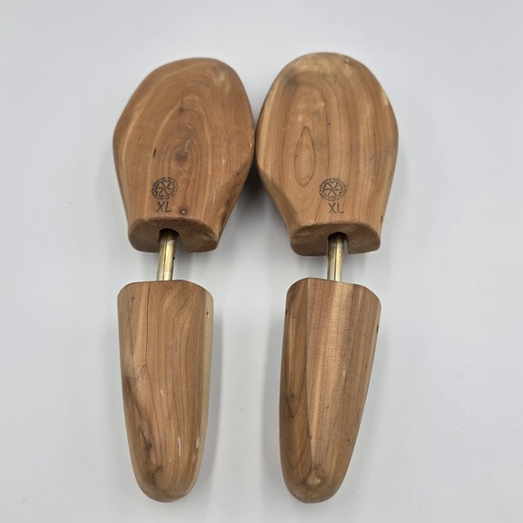 Heart of the Tree Aromatic Red Cedar Scented‎ Wood Tree Stretchers Size XL Pair - Picture 5 of 6